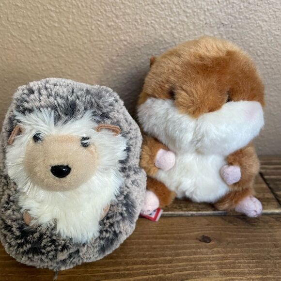 Douglas Hedgehog and Aurora Soft Fluffy Chipmunk - Picture 1 of 12